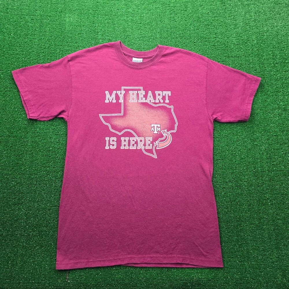Texas A&M Aggies Tshirt Mens Medium Red Short Sleeve My Heart is Here Graphic